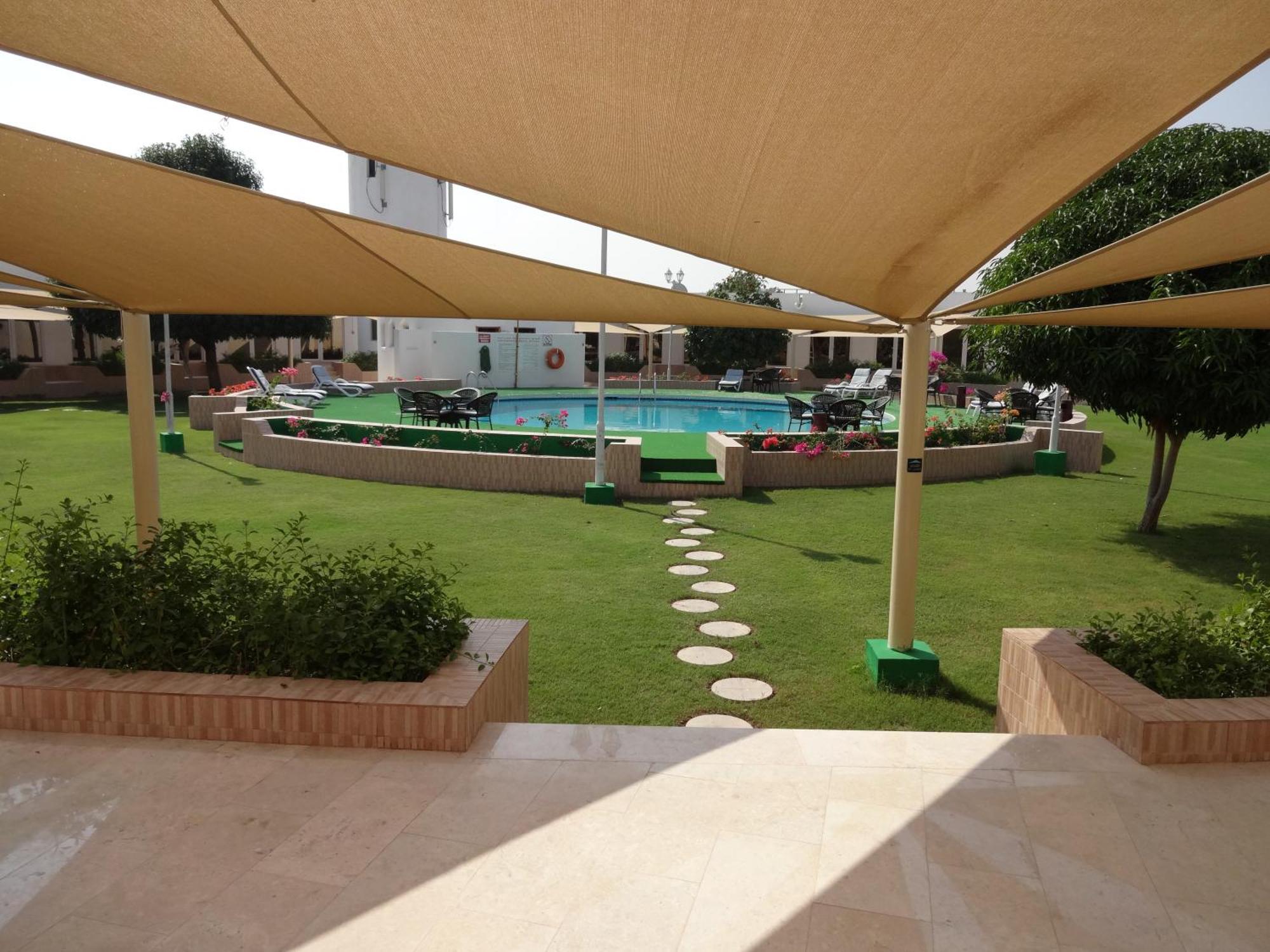 Al Wadi Hotel Сухар Экстерьер фото