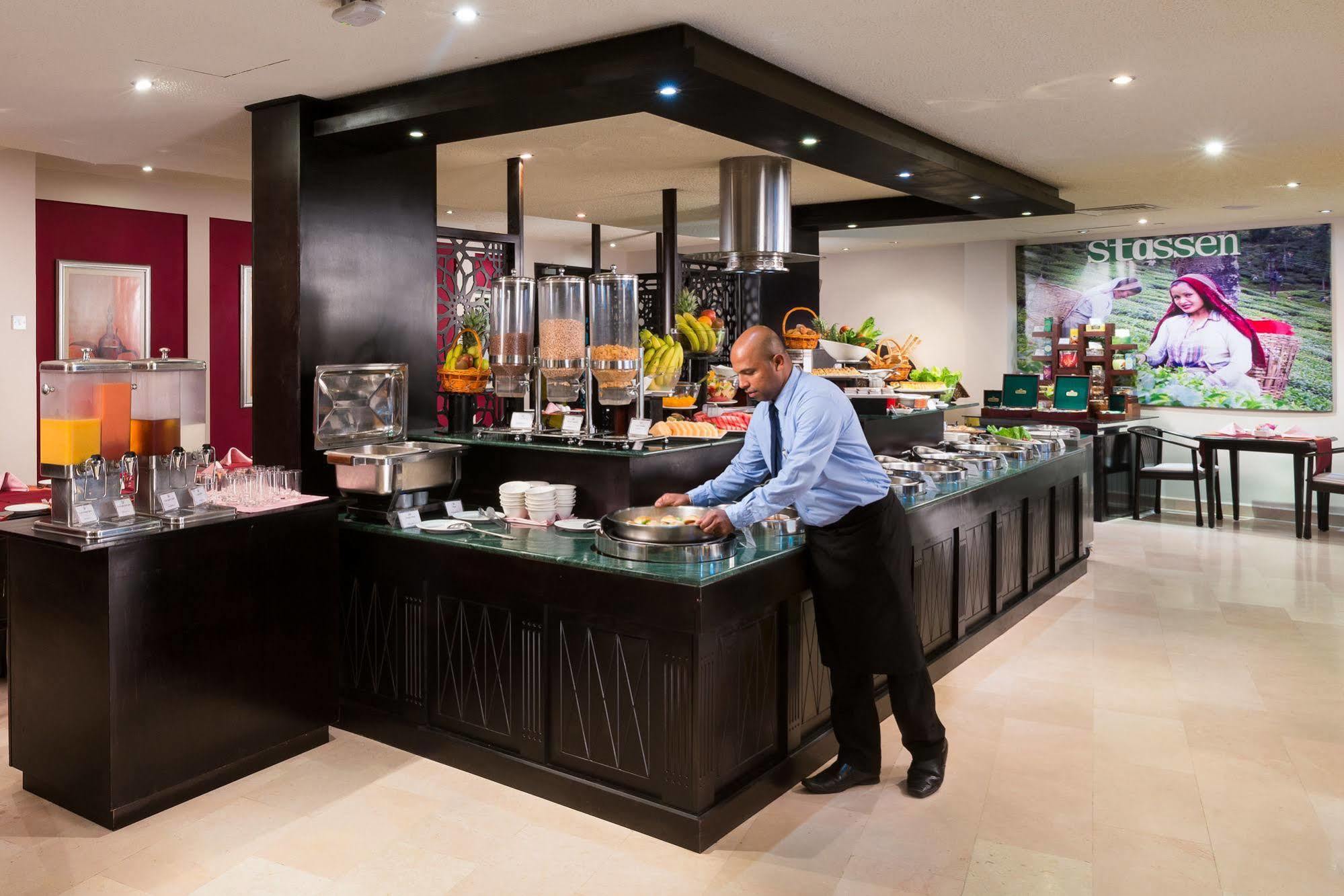 Al Wadi Hotel Сухар Экстерьер фото